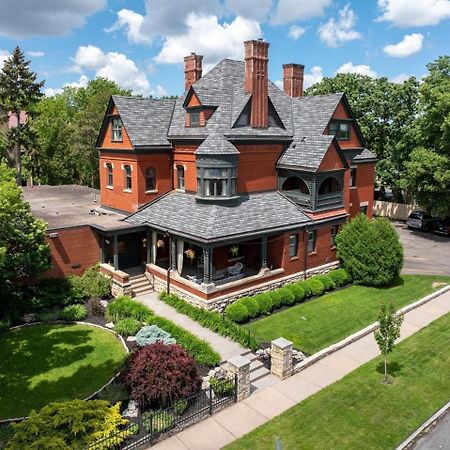 The New Victorian Mansion Bed & Breakfast Saint Paul Eksteriør bilde