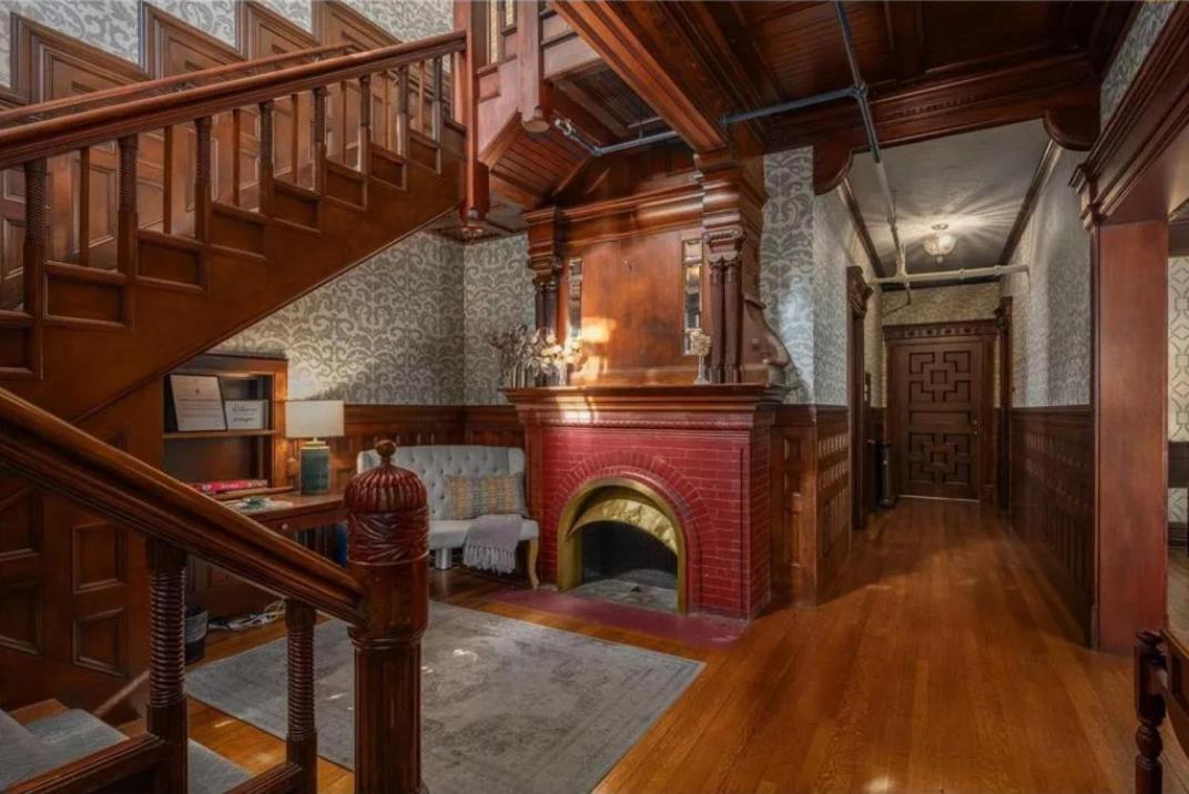 The New Victorian Mansion Bed & Breakfast Saint Paul Eksteriør bilde