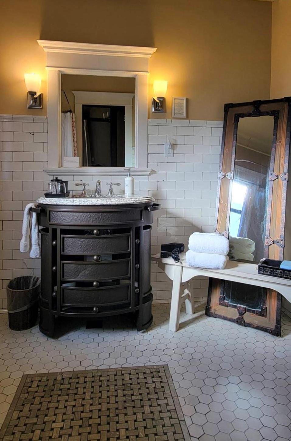 The New Victorian Mansion Bed & Breakfast Saint Paul Eksteriør bilde