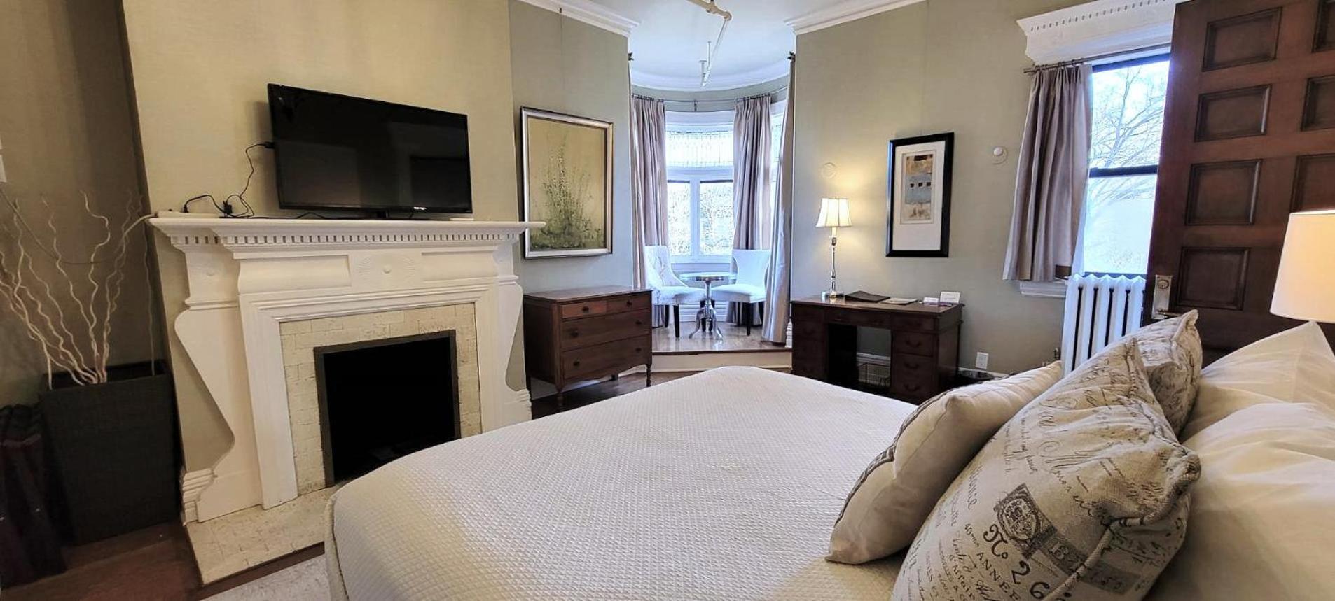 The New Victorian Mansion Bed & Breakfast Saint Paul Eksteriør bilde