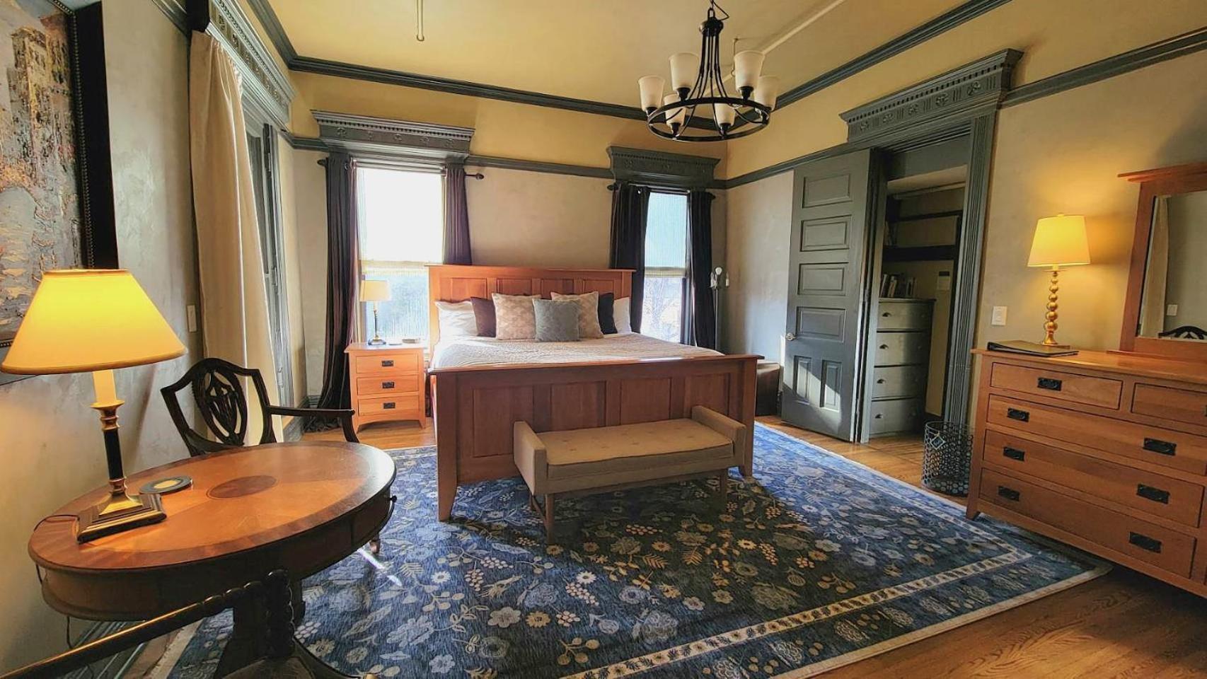 The New Victorian Mansion Bed & Breakfast Saint Paul Eksteriør bilde