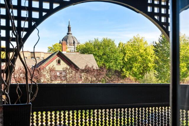 The New Victorian Mansion Bed & Breakfast Saint Paul Eksteriør bilde